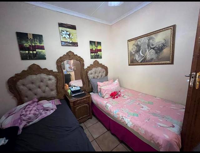 4 BEDROOM HOUSE FOR SALE IN GRANTHAM PARK